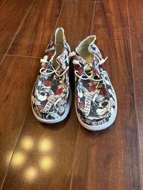 Women's Skull and Rose Print Slip-On Canvas Loafers